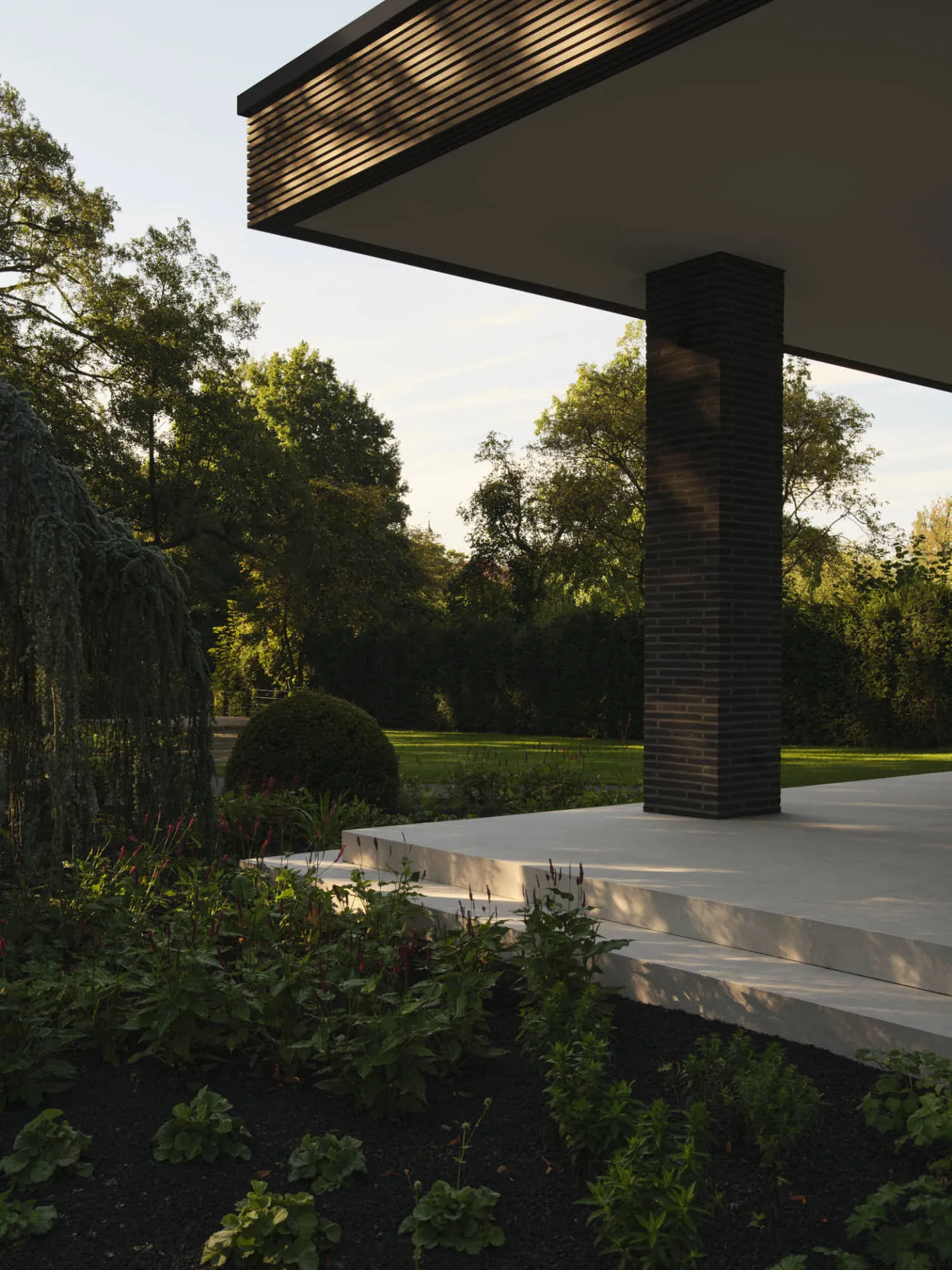 KOELKING WOBBE Moderne Idylle in Muenster GARAGE by THOMAS WIUF SCHWARTZ 19215 JPG WEB