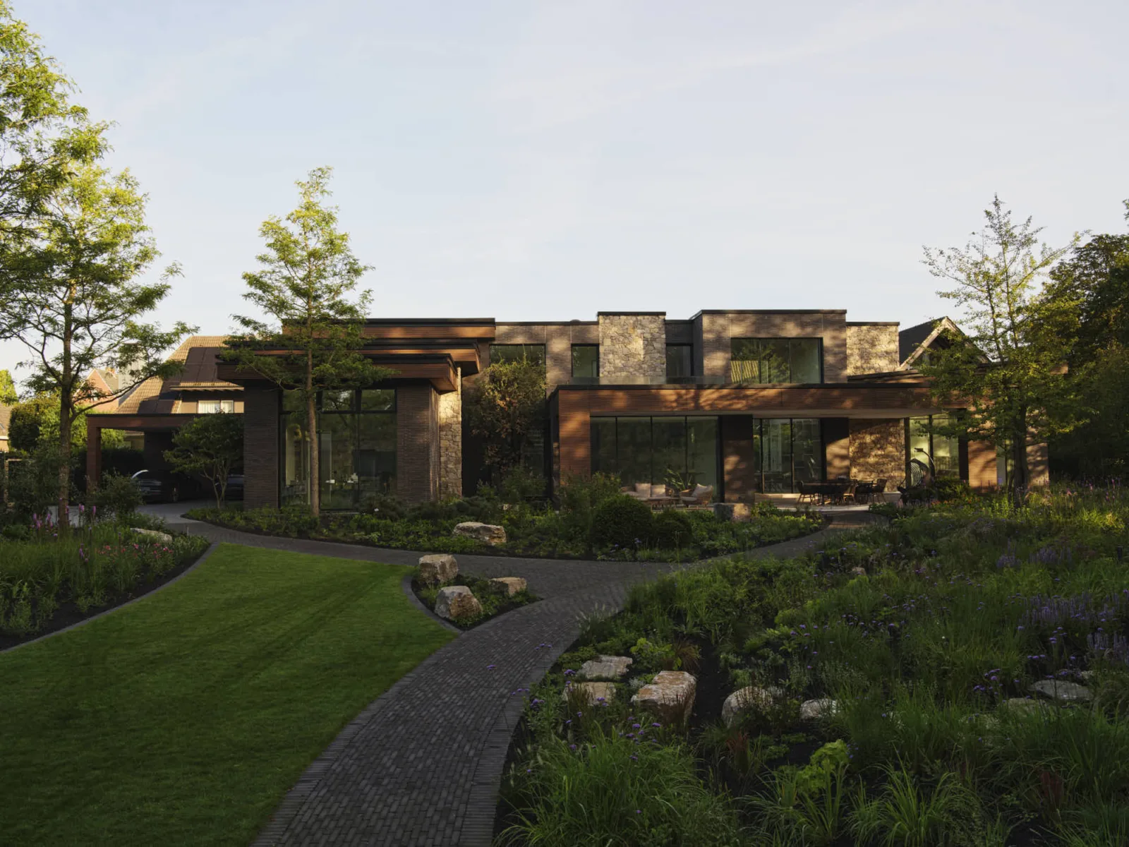 KOELKING WOBBE Moderne Idylle in Muenster AUSSENANLAGE by THOMAS WIUF SCHWARTZ 0679 JPG WEB