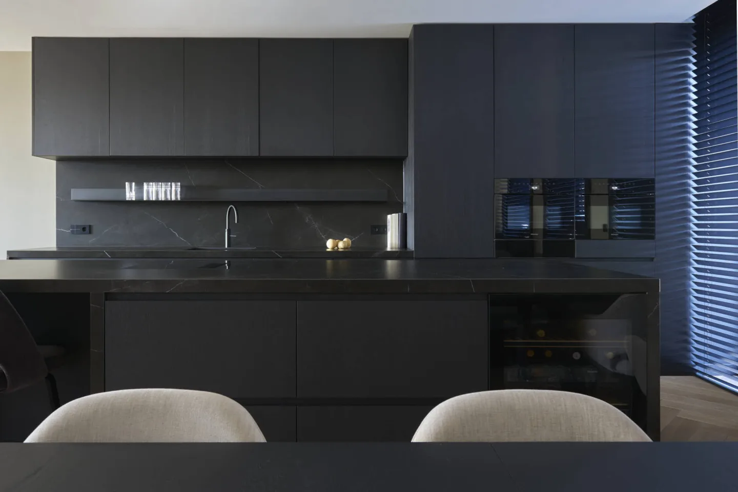 KOELKING WOBBE PENTHOUSE ARNHEIM KEUCHE by THOMAS WIUF SCHWARTZ 2069 JPG WEB